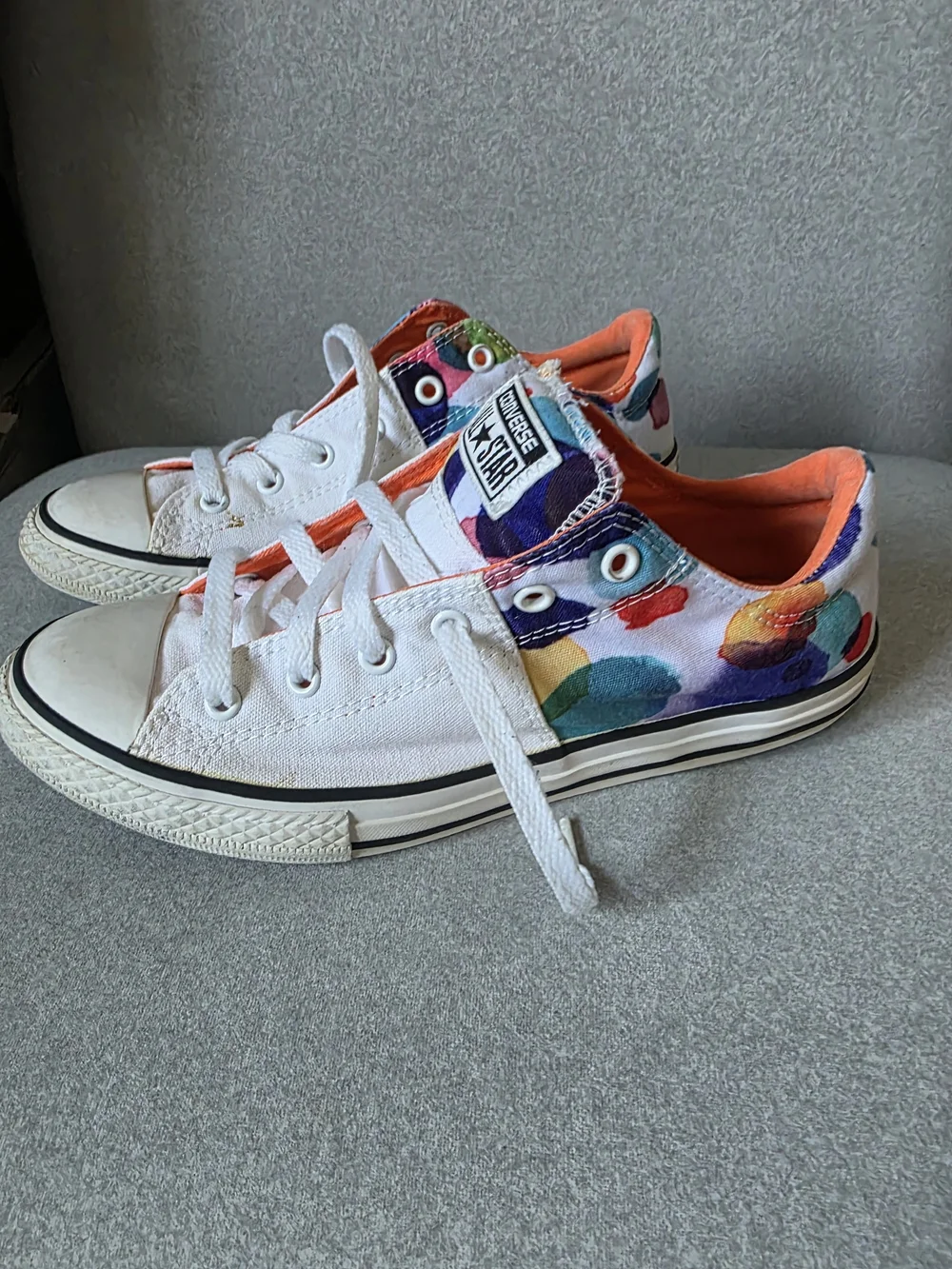 Converse Junior Size 5 Low Top Sneakers - White with Multicolor Accent